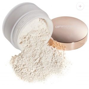 OPV Beauty loose setting powder in shade translucent